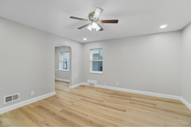 Foto del edificio - 5716 Hamilton Ave