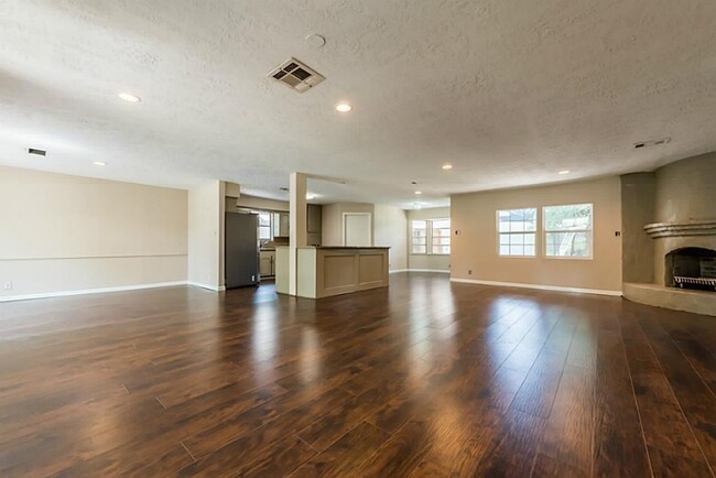 Foto del edificio - 630 Cherrybark Ln