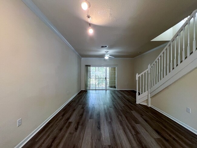 Building Photo - 2/2.5 Town Home in Magnolia Place Available NOW!