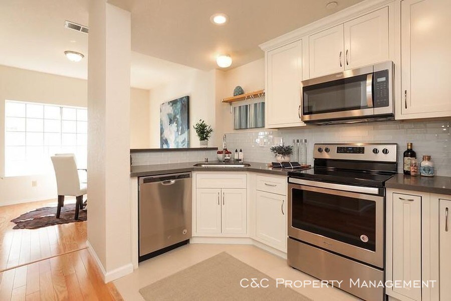Foto principal - 975 Belmont Terrace