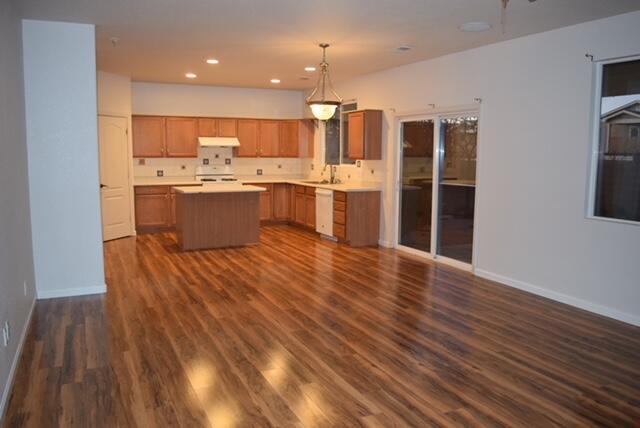 Building Photo - 7423 Desert Eagle Rd NE