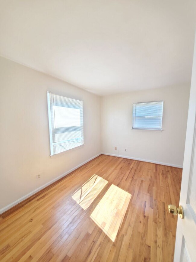 Foto del edificio - 4 bedroom and 2 and a half single family h...