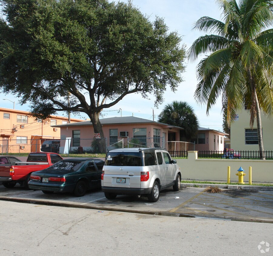 Building Photo - 2115 NE 169th St