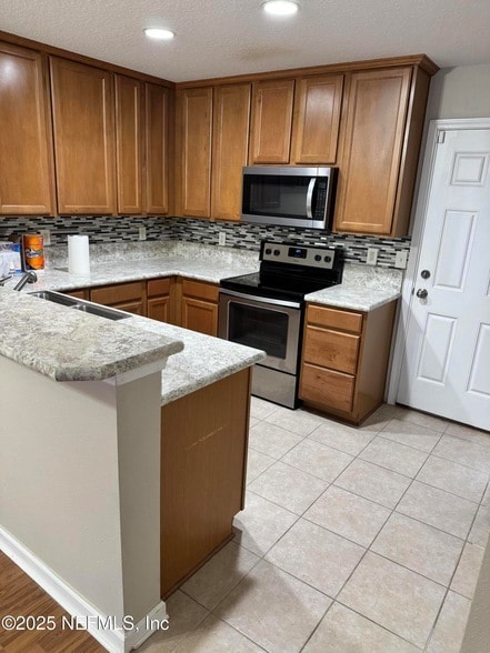 Foto del edificio - 1500 Calming Water Dr