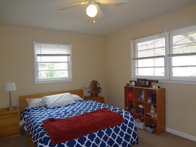 Front Bedroom - 114 Cameron Ct