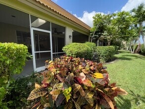 Building Photo - 6817 Via Regina