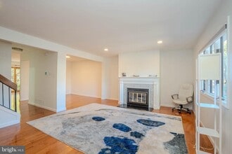 Building Photo - 5 Balamor Ln