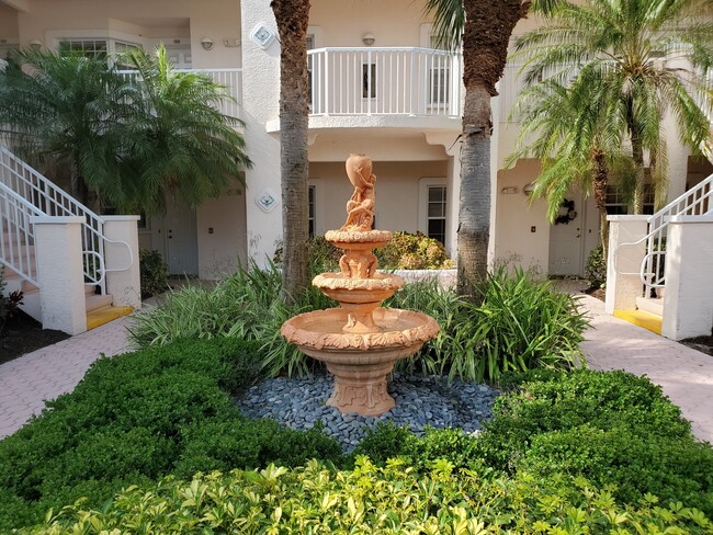 Building Photo - 4224 Central Sarasota Pky
