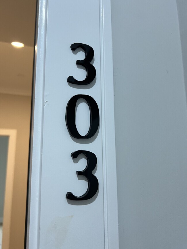 Foto del edificio - 163 Everett St
