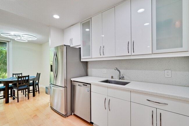 Foto del edificio - 505 Cypress Point Dr