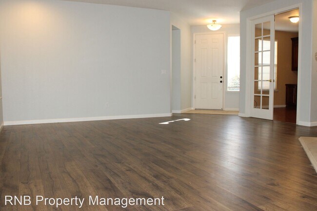 Foto del edificio - 4 br, 2.5 bath House - 960 Glennfinnan Way
