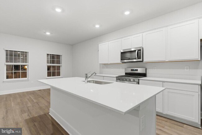 Building Photo - 5213 Water Lily Wy