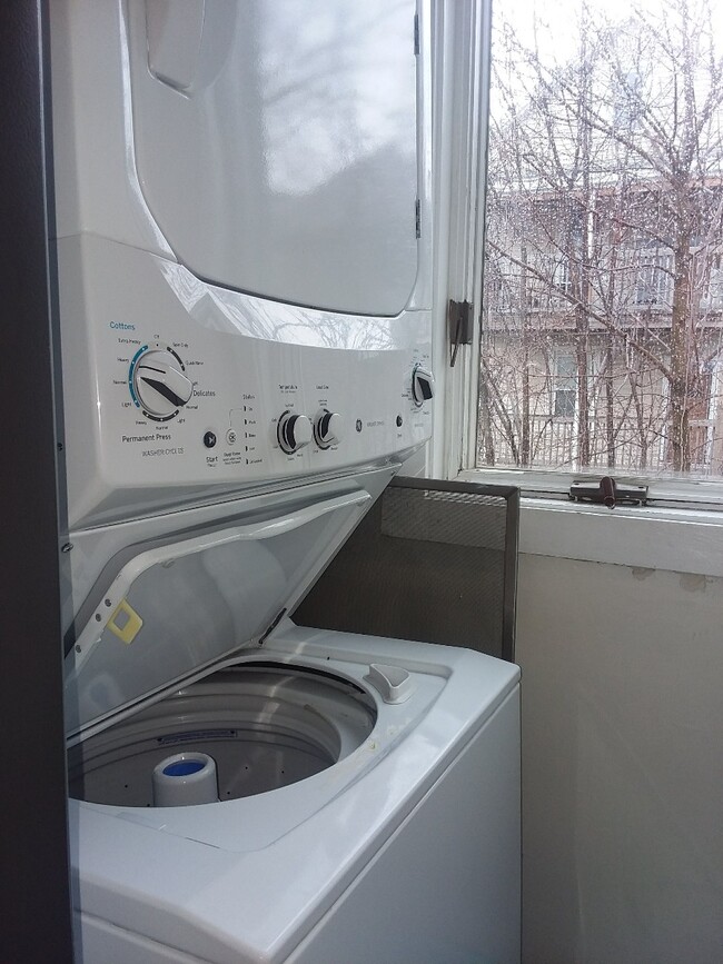 Building Photo - 24 Darling St