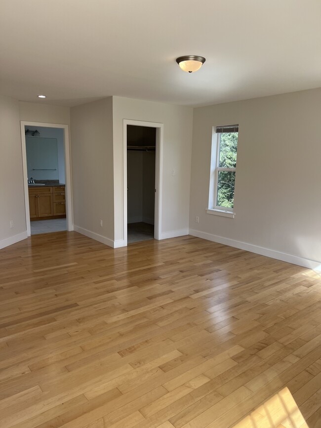 Building Photo - 3354 Sewell Rd