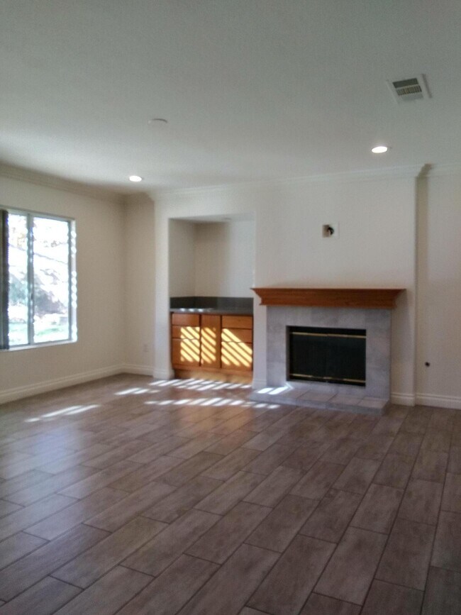 Building Photo - 40111 Palmetto Dr