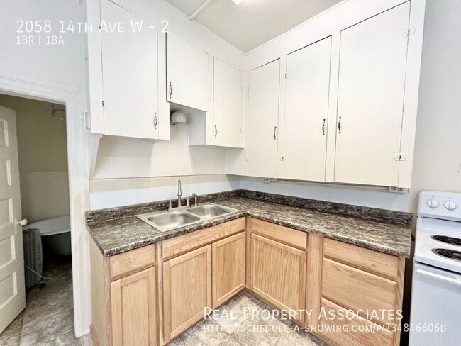 Foto del edificio - 2058 14th Ave W