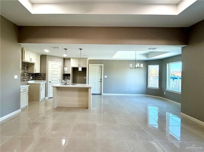 Building Photo - 23 Elmira Ave