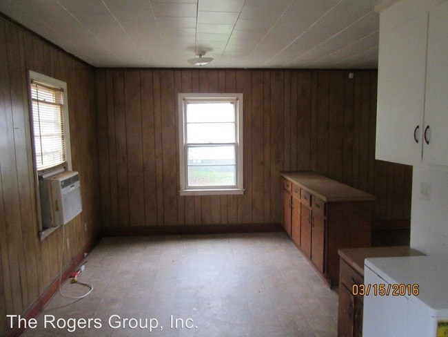 Building Photo - 3 br, 1 bath House - 819 Arrow St.