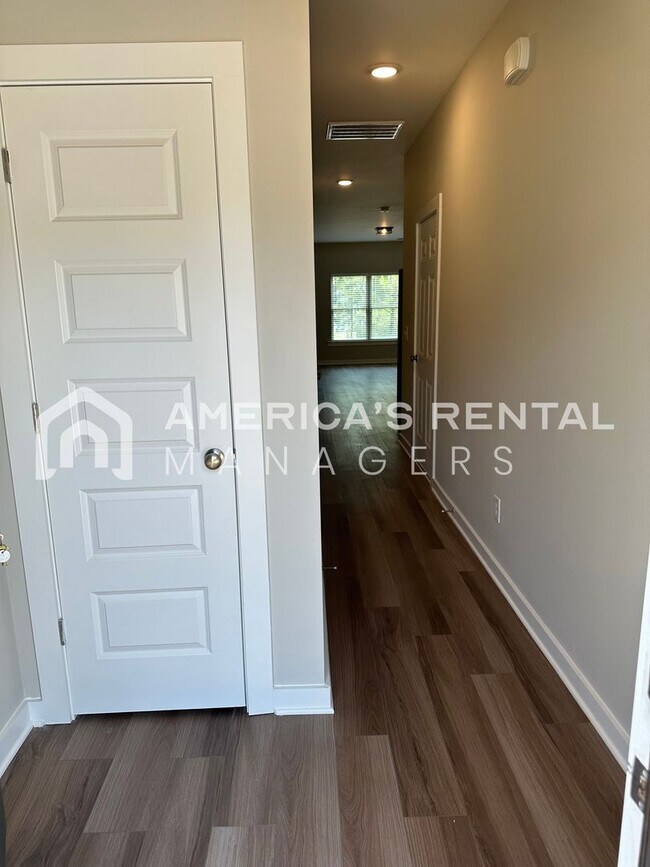 Building Photo - Home for Rent in Calera, AL!!! Available t...