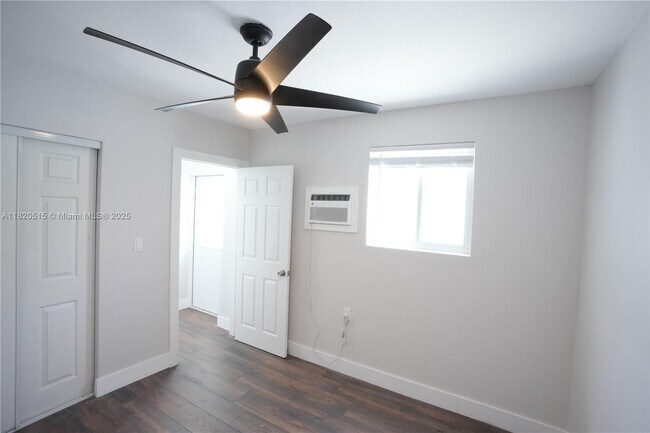Foto del edificio - 14530 NW 11th Ct