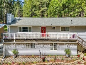 Building Photo - 7011 Lakewood Dr