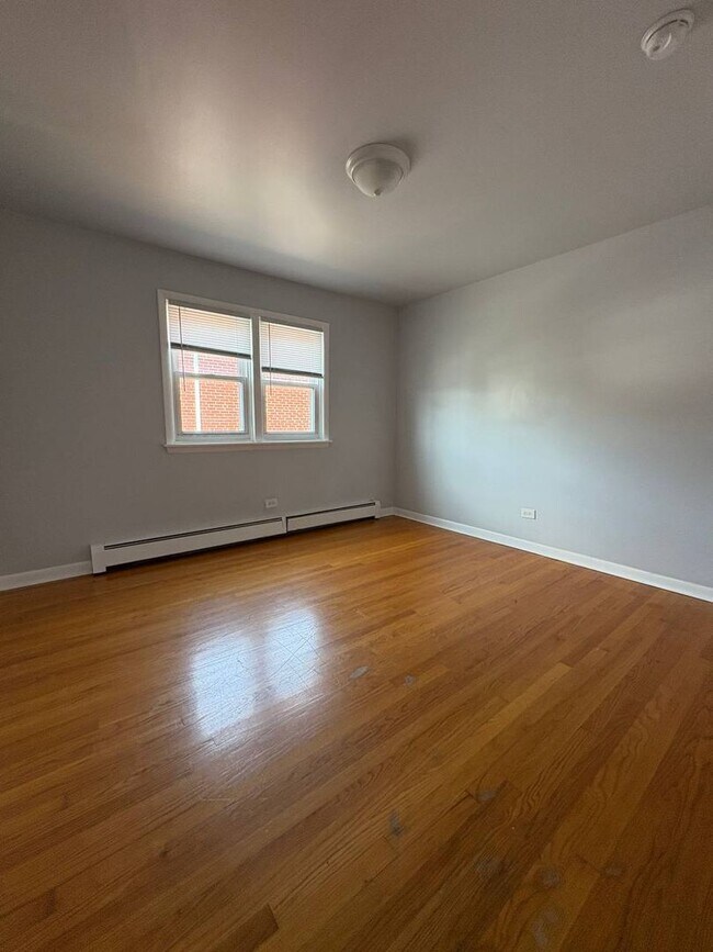Foto del edificio - 8827 W Grand Ave