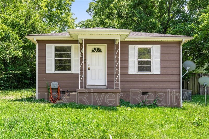 Foto principal - 1019.5 Hillcrest Ave
