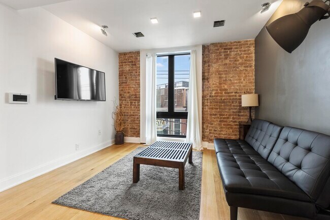 Foto del edificio - 304 Paterson Plank Rd