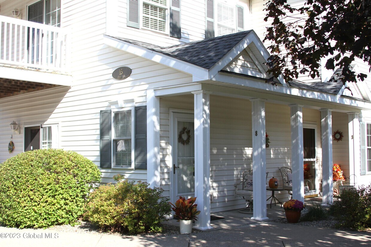 Foto principal - 15 Ellis Ave