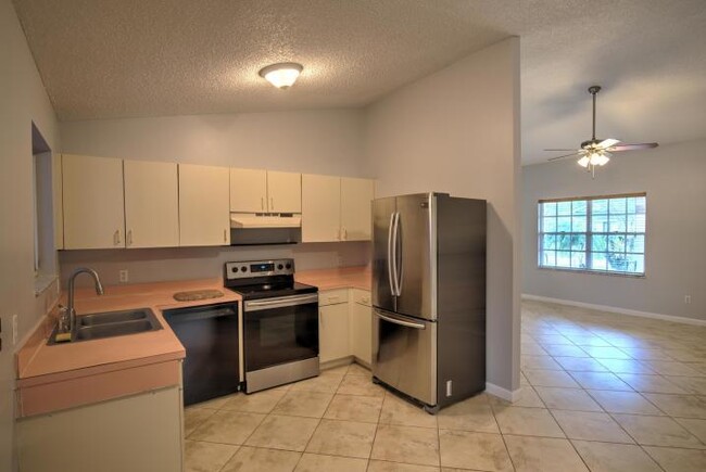 Foto del edificio - 2833 SW Pierson Rd