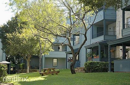 Building Photo - 8303 Greatview St