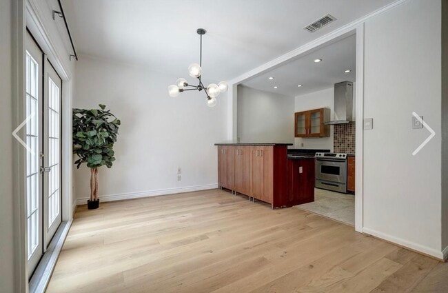 Building Photo - 600 Wilcrest Dr