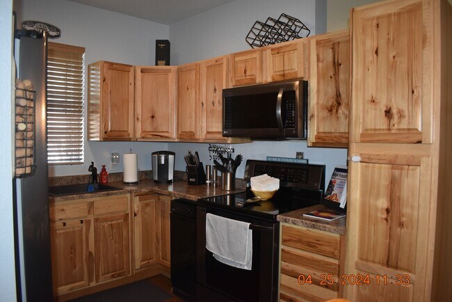 Foto del edificio - 2 bed / 2 bath Condo  - Deer Creek Condos Southwest Littleton