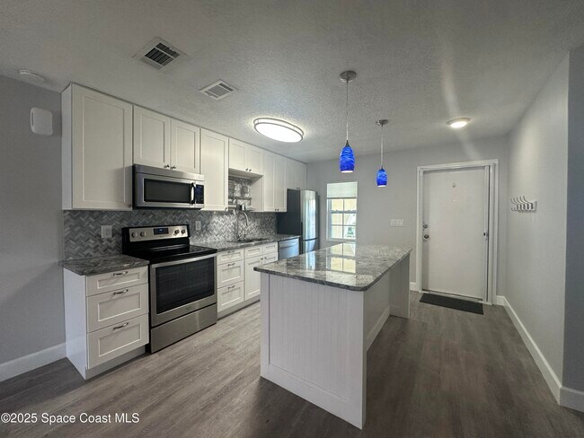 Building Photo - 1047 Small Ct