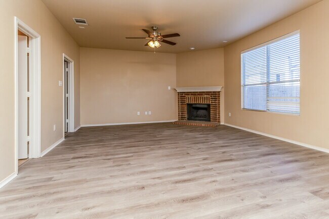 Foto del edificio - 8500 Shallow Creek Dr