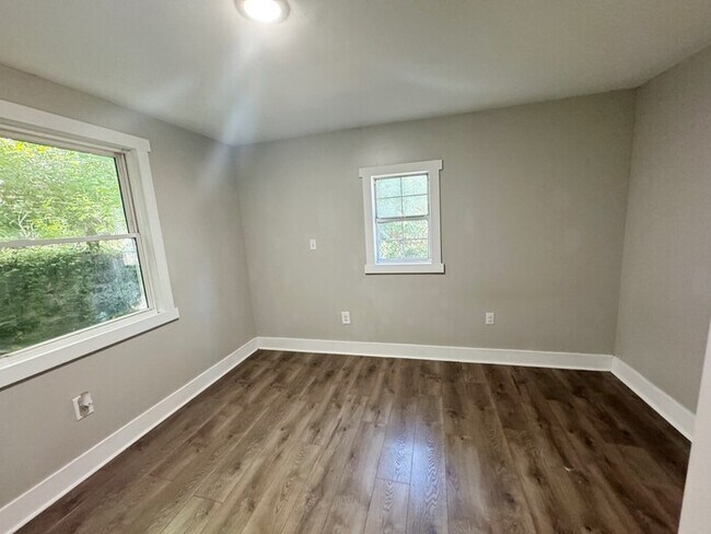 Building Photo - Charming 3-Bedroom Single-Family Home for ...