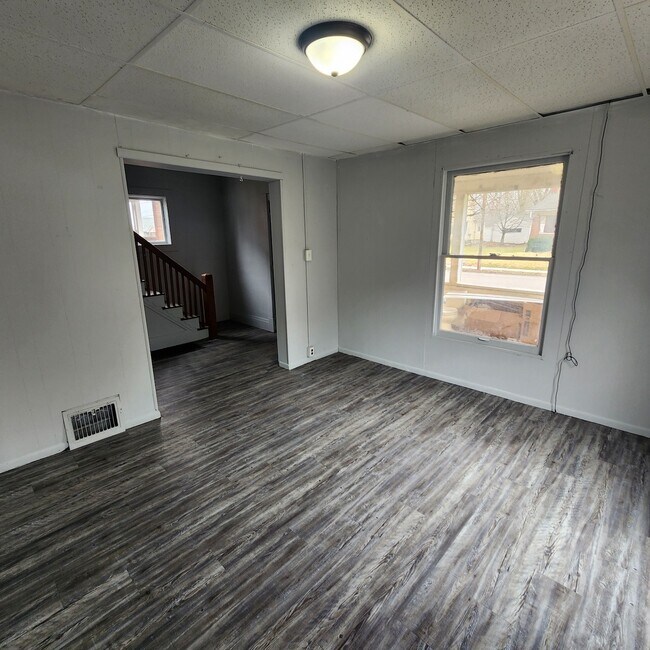 Building Photo - 614 N Griffin St