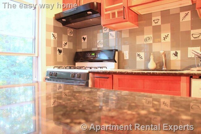 Foto del edificio - Spring Hill 3 Bedroom, 2 Baths- Parking - ...