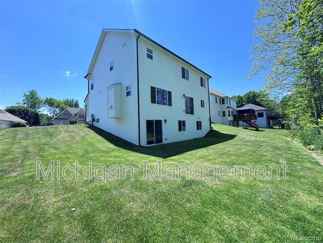 Building Photo - 6149 Woodridge Ln