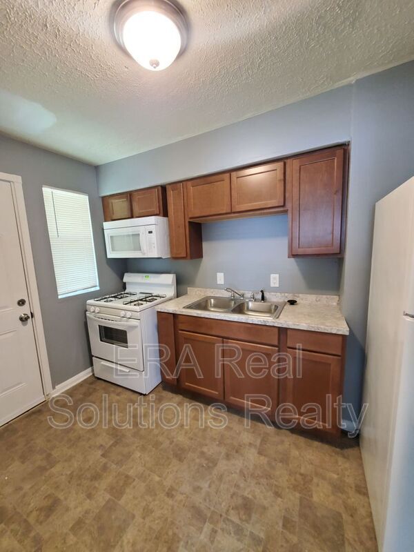 Building Photo - 2918 Ruhl Ave