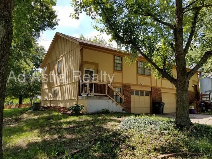 12952 South Blackfoot Drive, Olathe, KS 66062 Townhome Rentals in