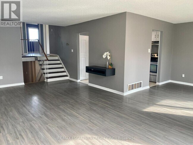 Building Photo - 2390 Coldstream Dr