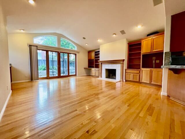 Building Photo - 4766 Elmhurst Dr