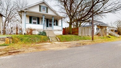 Building Photo - 452 Cherry St