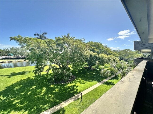 Building Photo - 8335 SW 72nd Ave
