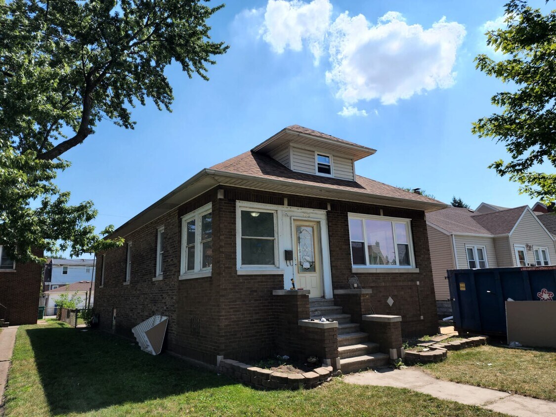 2123 Davis Ave, Whiting, IN 46394 House Rental in Whiting, IN