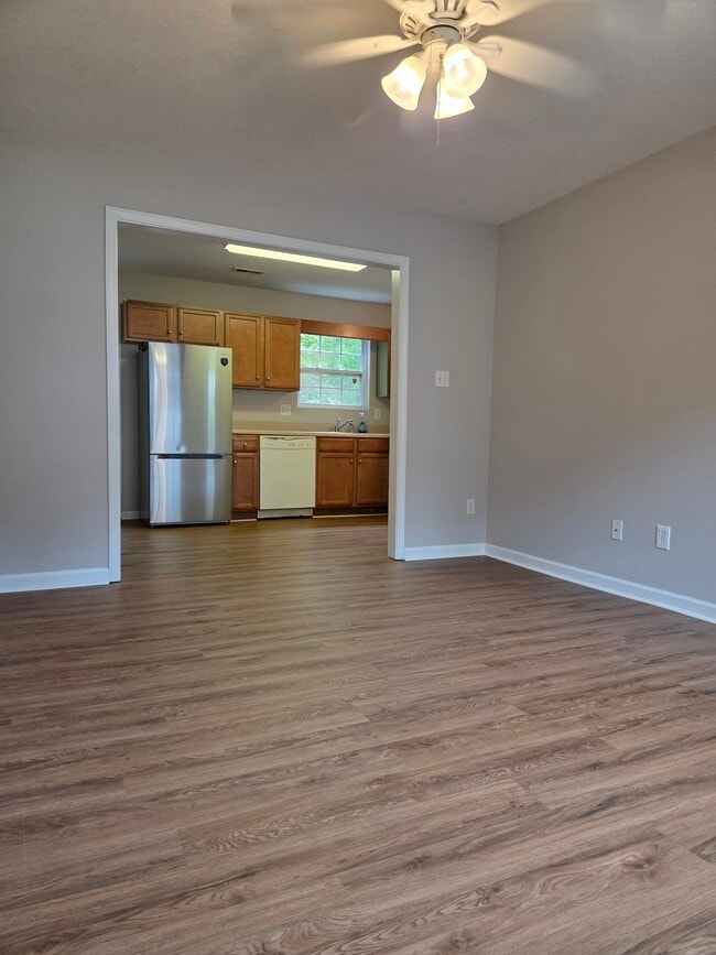 Building Photo - 3929 Acorn Dr