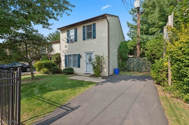 Foto del edificio - 325 Fairmount Ave