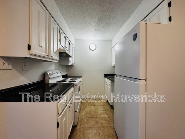 Photo - 925 Shallowford Rd House