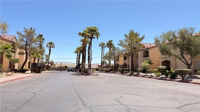 Building Photo - 7885 W Flamingo Rd
